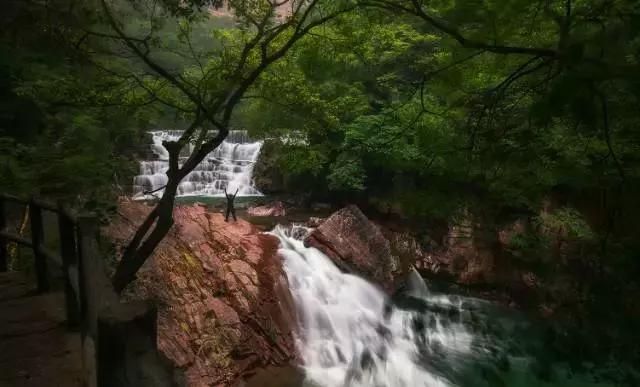 夏已到，想要透心凉？这里的飞瀑流泉等你来