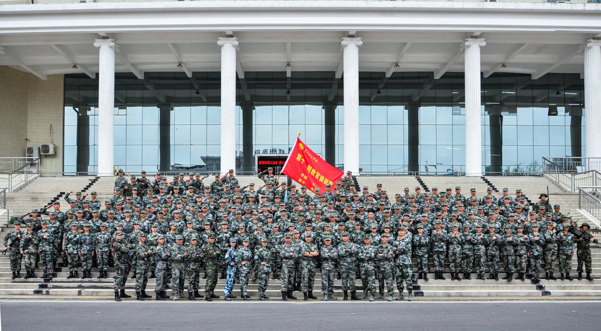 黃河科技學院營造崇軍擁軍校園文化打造國防教育耀眼名片